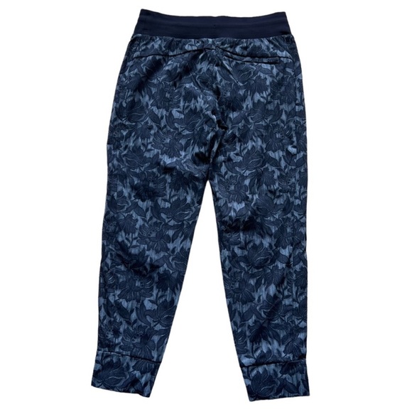 Athleta Blue Floral Print Trekkie North HighRise QuickDry UPF50+ Joggers NWOT 18 - Picture 8 of 16